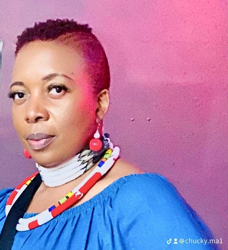 UTHISHA OPHENDULA AMATHUBA UKUGUQULA IMPILO YENTSHA KU-PINK INK