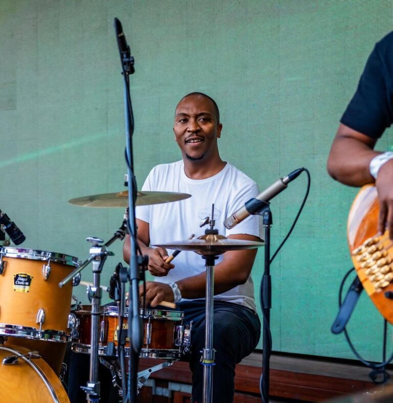 SISEKUNDLENI YAMACIKO NO LEROY KHUMALO